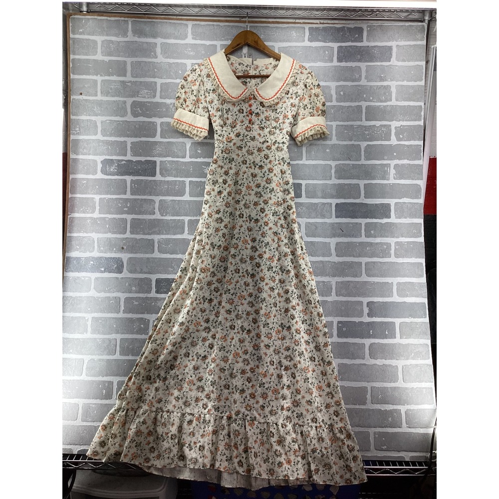 Vintage 70s ILGWU Floral Maxi Dress Cottagecore Prairie Ruffle Peter Pan Collar